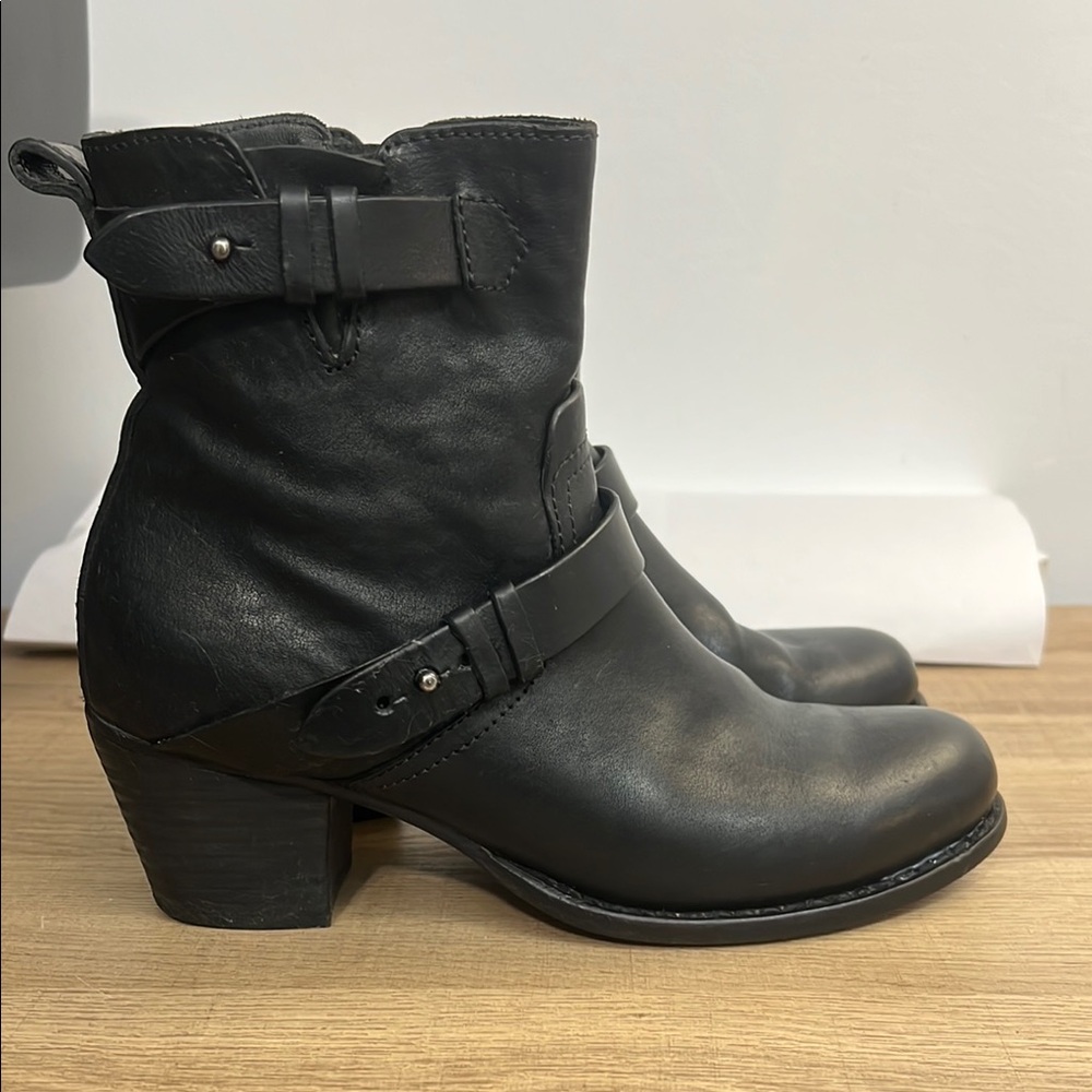 Rag and bone New York women’s Black Leather Ankle Boots size 37